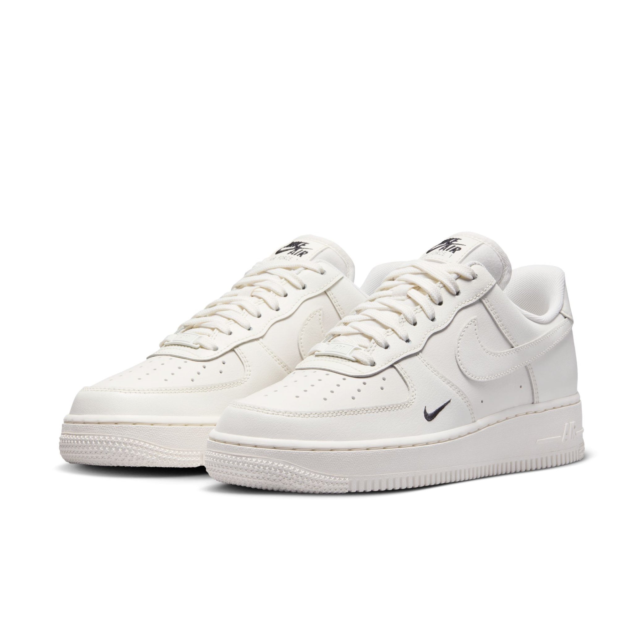 WMNS AIR FORCE 1 '07 ESS TRK3 – DAYZ ARCHIVES